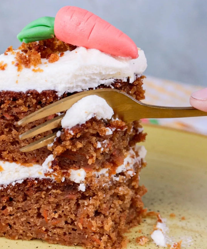 RUF Karotten-Ingwer-Kuchen, Backmischung Für Einen Saftigen Karottenkuchen Mit Frischen Möhren Und Fruchtiger Ingwer-Zuckerglasur, Vegan